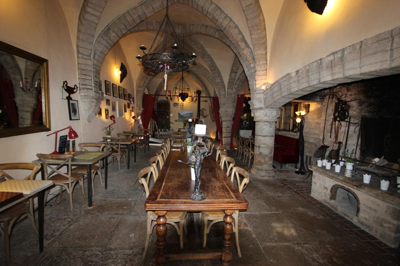 Готель Gothique Cafe Бом-ле-Месьєр Екстер'єр фото