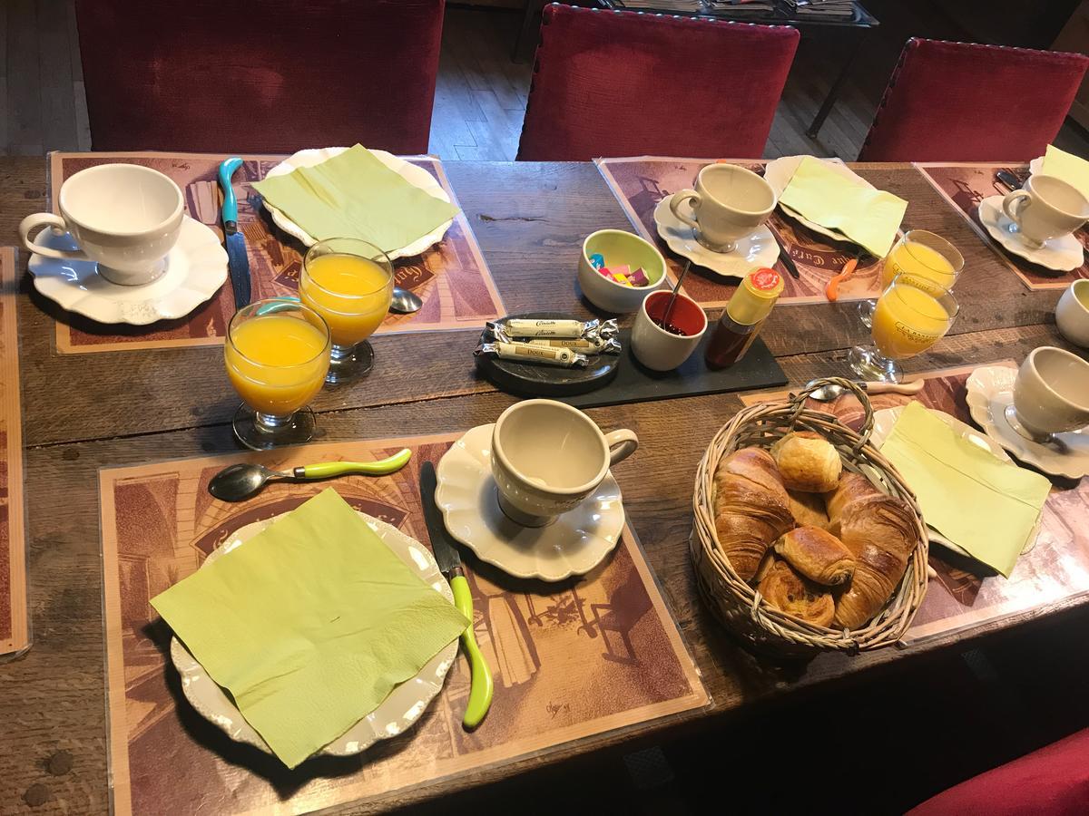 Готель Gothique Cafe Бом-ле-Месьєр Екстер'єр фото